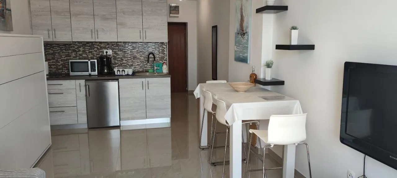 Studio Apartment Novi Vinodolski